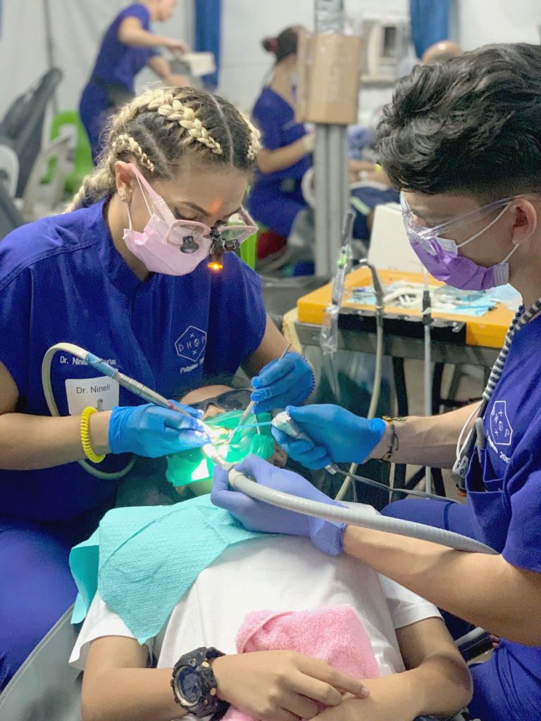 USC DHOP volunteers provide care in the Philippines Herman Ostrow